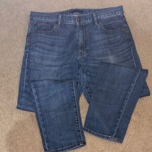 Uniqlo Women's Jeans in Medium Blue Denim-27” Inseam